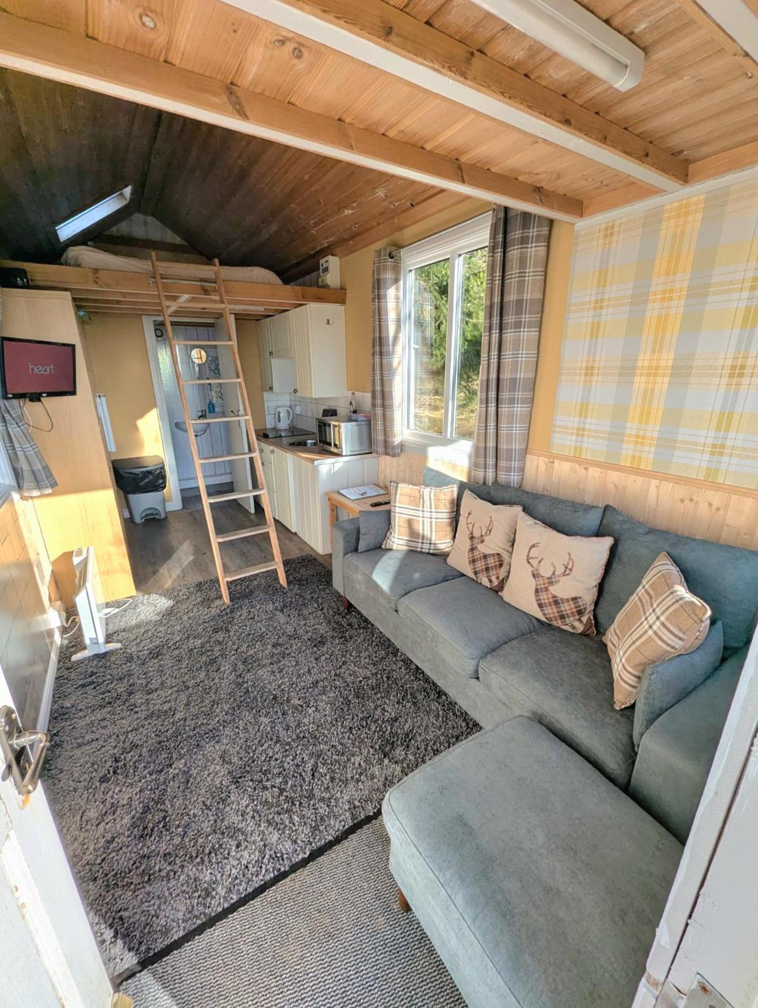 Blair Tiny House With Private Hot Tub - Fife - Loch Leven - Lomond Hills Villa Dunfermline Eksteriør bilde